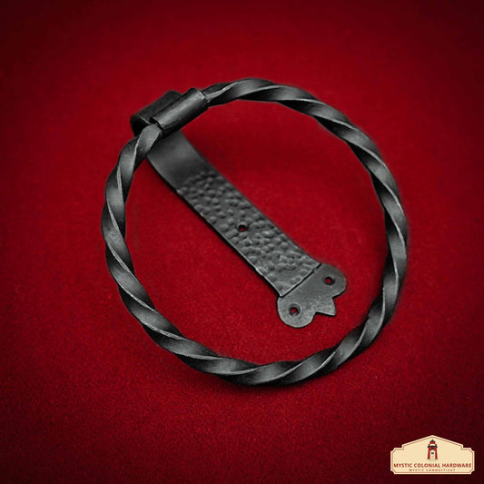 Rustic Hand Forged Iron Wall Mounting Towel Ring: Ideal for Victorian, Colonial, Retro, Steampunk, Gothic, Baroque, and Medieval Settings, 18.6 cm