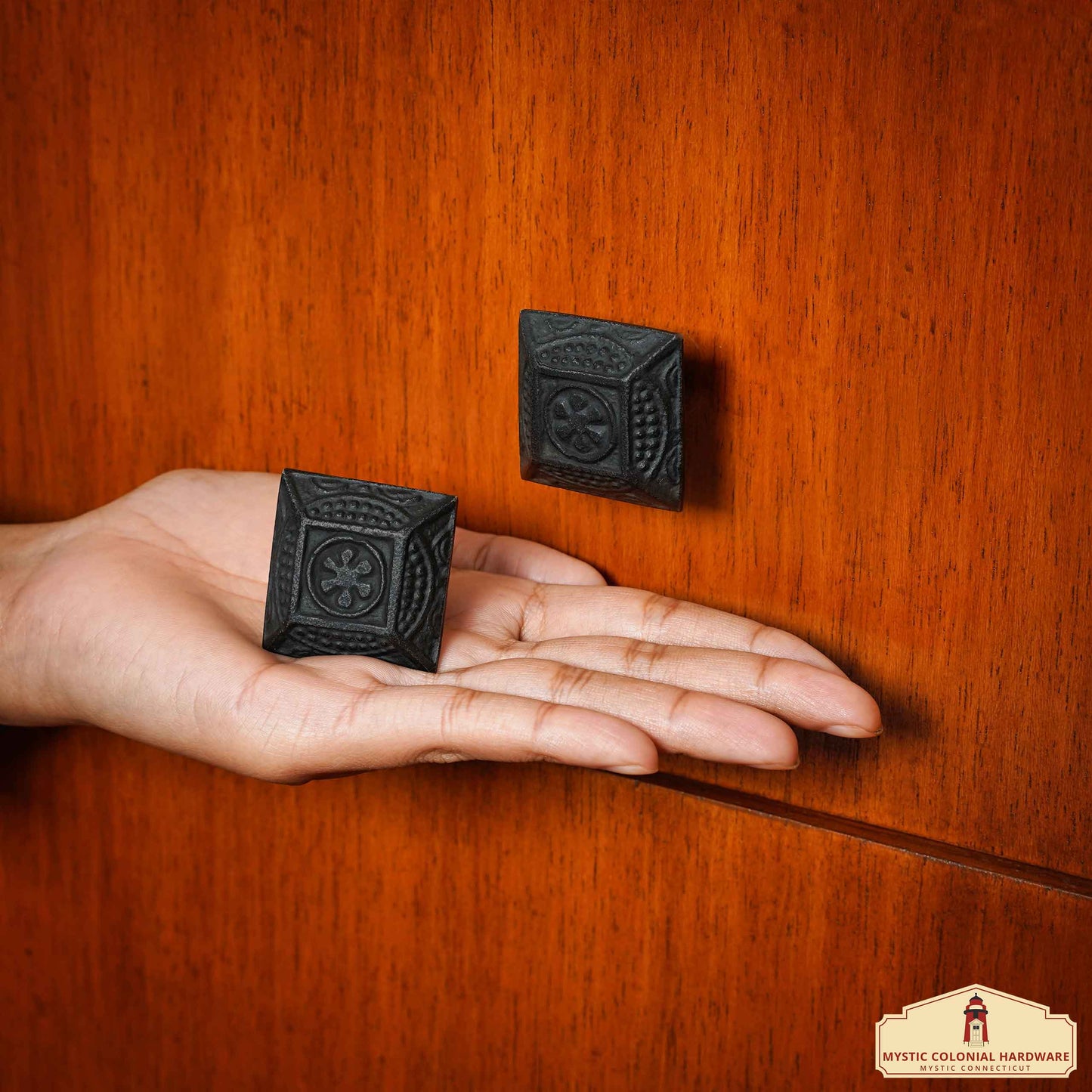 Hand Forged Iron Cabinet Knob Pull Antique Rustic Knobs for Kitchen Cabinet Drawer Pull Handles with Hardware