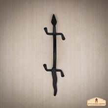Load image into Gallery viewer, Rustic Hand Forged Iron Lizard Gate / Door Pull: Ideal for Victorian, Colonial, Retro, Steampunk, Gothic, Baroque, and Medieval Settings, (52.5x14) cm