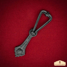 Load image into Gallery viewer, Rustic Cast Iron Georgian Twist Door Knocker: Ideal for Victorian, Colonial, Retro, Steampunk, Gothic, Baroque, and Medieval Settings, (17.2x7) cm