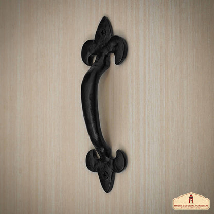 Rustic Cast Iron Fleur de Lis Door Pull: Ideal for Victorian, Colonial, Retro, Steampunk, Gothic, Baroque, and Medieval Settings, (17x4.7) cm