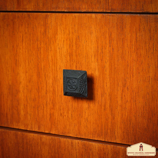 Hand Forged Iron Cabinet Knob Pull Antique Rustic Knobs for Kitchen Cabinet Drawer Pull Handles with Hardware