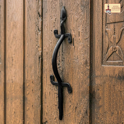 Rustic Hand Forged Iron Lizard Gate / Door Pull: Ideal for Victorian, Colonial, Retro, Steampunk, Gothic, Baroque, and Medieval Settings, (52.5x14) cm