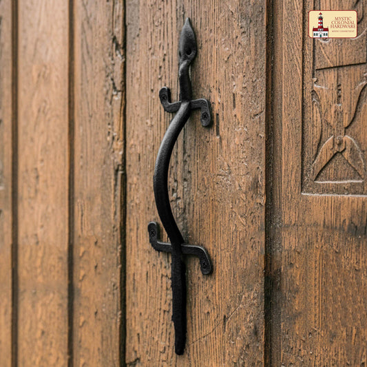 Rustic Hand Forged Iron Lizard Gate / Door Pull: Ideal for Victorian, Colonial, Retro, Steampunk, Gothic, Baroque, and Medieval Settings, (52.5x14) cm